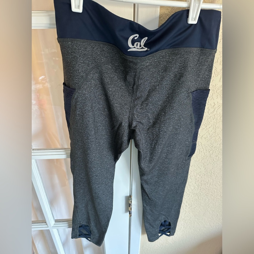 University of California leggings, capri length
